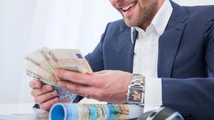 <p>Das Urlaubsgeld freut Arbeitnehmer und ist gleichzeitig ein gesetzlich verankerter Anspruch.</p>