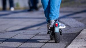 <p>Zu schnell, zu riskant: Brüsseler Polizei geht gegen illegale E-Scooter vor</p>