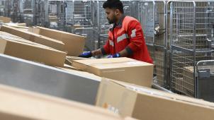 <p>Paketsortierzentrum der Post in Antwerpen</p>