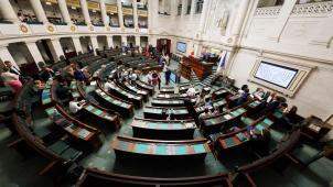 <p>Der Beginn der Haushaltsdebatte musste um vier Stunden vertagt werden, weil nicht genug Abgeordnete der Mehrheitsfraktionen im Plenum anwesend waren.</p>