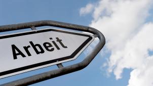 <p>Besonders betroffen sind Langzeitarbeitslose, junge Menschen und über 50-Jährige.</p>