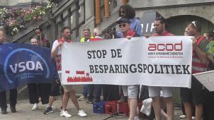 <p>„Rund 1.000 Menschen protestierten am Freitag in Gent gegen die Sparpläne des Stadtrats – darunter viele städtische Angestellte und Kulturschaffende.</p>