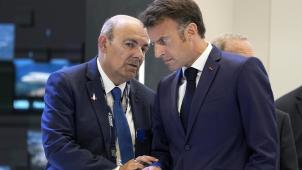 <p>Eric Trappier (links) und Emmanuel Macron (rechts)– zwei Schlüsselfiguren im FCAS-Verteidigungsprojekt.</p>