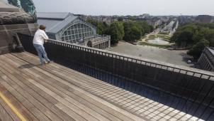 <p>Der Zugang zu den Panoramaterrassen erfolgt ausschließlich über das Königliche Museum der Armee und Militärgeschichte im Park.</p>