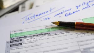 <p>Immer mehr Belgier verfassen ein Testament – besonders unverheiratete Paare nutzen diese Möglichkeit zur gegenseitigen Absicherung.</p>