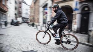 <p>Unfallgefahr steigt: Immer mehr Arbeitswege mit Rad, E-Bike und Scooter enden im Krankenhaus.</p>