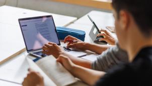 <p>Die KU Löwen stellt ihren Studierenden ab sofort ein eigenes KI-Tool auf Basis des europäischen Modells Mistral zur Verfügung.</p>