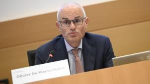 <p>Vertreter von sechs Banken (Bild: Olivier De Maesschalck von ING) sagten im Finanzausschuss zur Geldwäschebekämpfung aus. Der Fall Reynders sorgt weiter für offene Fragen.</p>