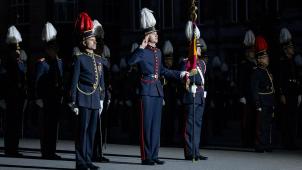 <p>Prinz Gabriel (Bildmitte) bei der Zeremonie in Brüssel</p>