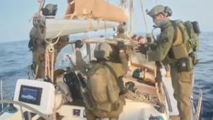 <p>Israelische Soldaten auf einem Boot der Flottille</p>