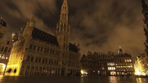 <p>Die Brüsseler Grand-Place bei einer vergangenen Ausgabe der „Nacht der Dunkelheit“</p>