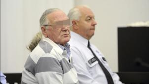 <p>Claudy Pierret, bekannt als das „Monster des Waaslandes“, während seines Assisenprozesses 2011 in Gent. Er wurde wegen zweier Frauenmorde zu 20 Jahren Haft verurteilt. Pierret ist nun im Alter von 76 Jahren im Gefängnis von Merksplas gestorben.</p>