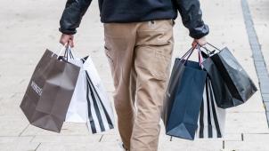 <p>Anscheinend muss der Rubel rollen: Die Verbraucher in Belgien zeigen sich unbeeindruckt von den drohenden Sparmaßnahmen.</p>