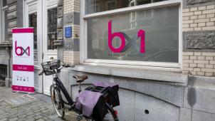<p>Vorfall in Anderlecht: „BX1“ prüft rechtliche Schritte nach Angriff auf Journalisten.</p>