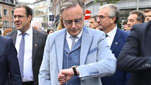 <p>Ein Premier im selbst gesetzten Zeitkorsett. Politologe Jean Faniel warnt: „De Wever spielt mit der Symbolik, aber das kann sich gegen ihn wenden.“</p>