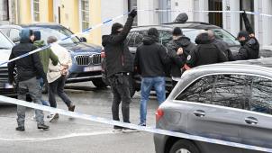 <p>Spezialeinheiten der Polizei nahmen am Morgen des Altweibertags 2025 Antonio Ferrara und mehrere Mitstreiter nach einer Verfolgungsjagd durch Eupen fest.</p>