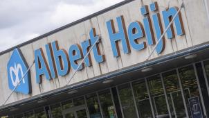 <p>Das Logo der Supermarktkette Albert Heijn, deren Rabattaktion „2+5 gratis“ für Aufsehen sorgte. Verbraucherschutzminister Rob Beenders lässt prüfen, ob die Aktion korrekt ablief.</p>