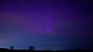 <p>Rötlich, pink oder teils grün: In Teilen Belgiens waren Polarlichter zu sehen.</p>