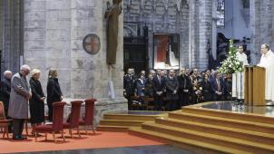 <p>In seiner Predigt hob Erzbischof Luc Terlinden die Rolle Belgiens als verbindende Kraft in Europa hervor und betonte die Bedeutung von Dialog und Begegnung angesichts der aktuellen globalen Herausforderungen.</p>