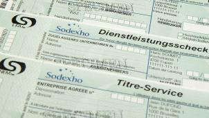 <p>Dienstleistungschecks bleiben im Mittelpunkt der Debatte: Eine mögliche Änderung der SINE-Förderung könnte tausende Stellen in der Sozialwirtschaft betreffen.</p>