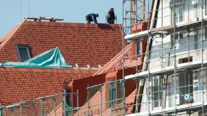 <p>Sanierungsarbeiten an bestehenden Gebäuden gelten laut Barometer als wichtigster Hebel für die Dekarbonisierung.</p>