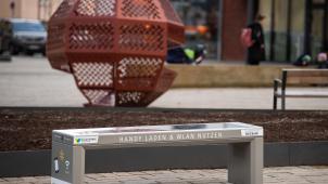 <p>Drei Solarsitzbänke sollen für die Stadt Eupen angeschafft werden. Die Nutzer können ihr Handy oder ihr Fahrrad aufladen.</p>