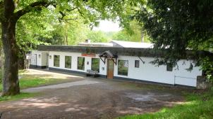 <p>Zwar wurden in den vergangenen Jahr laut Schöffe Fabrice Paulus etwa 100.000 Euro in die Ochsenalm investiert, jedoch sei von Mieterseite kein korrekter Unterhalt erfolgt. Die Konsequenz: Das Lokal im Ortsteil Hütte bleibt vorerst geschlossen.</p>
