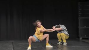 <p>Die Compagnie Elelei mit Loredana Gargano und Joel Pradas zeigt in „A ciegas“ was passiert, wenn ein Mensch sich auf einen seiner Sinne nicht mehr verlassen kann.</p>