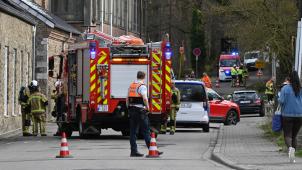<p>Die Feuerwehr riegelte die Hütte am Dienstagnachmittag vorsichtshalber ab.</p>