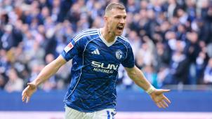 <p>Im Idealfall trennen Edin Dzekos Schalker nur noch 90 Minuten von der Rückkehr in die Bundesliga.</p>