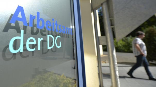 <p>Blick auf das Arbeitsamt: Die Arbeitslosenquote beträgt 6,4 Prozent.<br />
Foto: David Hagemann</p>