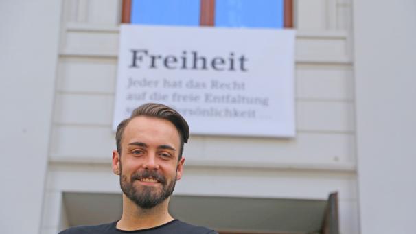 <p>Fabio Lesuisse liebt die Oper, denn dort ist der vielseitige Künstler nicht „nur“ Sänger, sondern auch Schauspieler.</p>