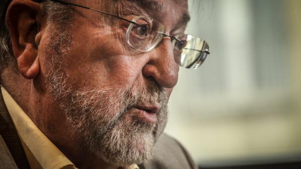 <p>Herman De Croo will vermeiden, das Filip Dewinter vom rechtsradikalen Vlaams Belang bei der konstituierenden Sitzung des Parlaments am 18. Juni die Vereidigung der 123 Abgeordneten vornimmt.</p>