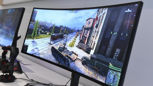 <p>Curved-Monitore haben einen nach innen gewölbten Bildschirm und sind etwa bei Computerspielern beliebt.</p>