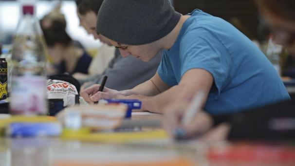 <p>Erstmals haben im Schuljahr 2018/19 an den Gemeinschaftsschulen in der ersten Stufe keine Weihnachtsprüfungen stattgefunden. In den höheren Klassen wird weiterhin zwei Mal pro Jahr geprüft.</p>