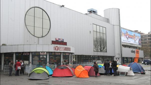 <p>Die Brüsseler Veranstalatungshalle Forest National ist mit dem Zug leicht zu erreichen.</p>
