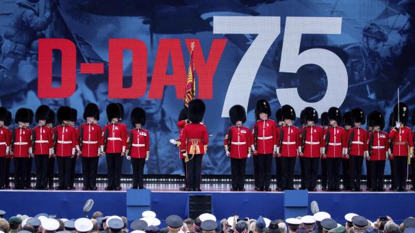 <p>Angehörige der Grenadier-Garde der britischen Armee nehmen an der Gedenkveranstaltung in Portsmouth zum 75. Jahrestag des D-Day, der Landung der Alliierten in der Normandie im Zweiten Weltkrieg, teil.</p>