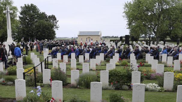 <p>Gräber im französischen Bény-sur-Mer. Hier liegen zahlreiche kanadische Gefallene, die bei der Landung in der Normandie ihr Leben ließen. Am Mittwoch fand für sie eine Gedenkfeier statt.</p>