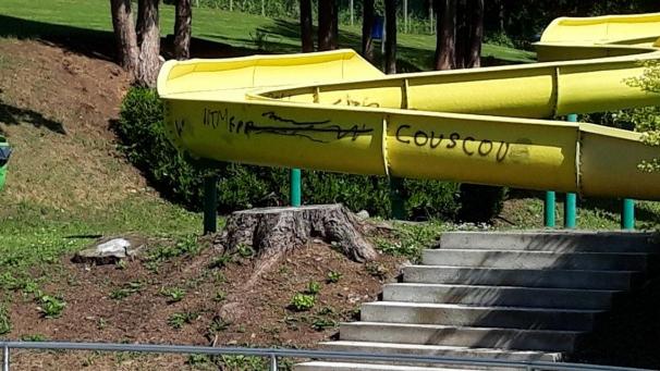 <p>Auch die Rutschbahn wurde mit Graffiti besprüht.</p>