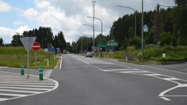 <p>Die Abfahrt Nr. 15 St.Vith Nord, in Richtung Malmedy, ist mindestens bis Ende September für den Verkehr gesperrt.</p>