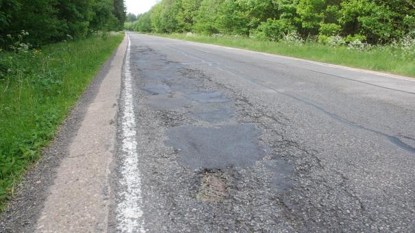 <p>Die Regionalstraße zwischen Mirfelderbusch und Morsheck ist in einem sehr schlechten Zustand.</p>