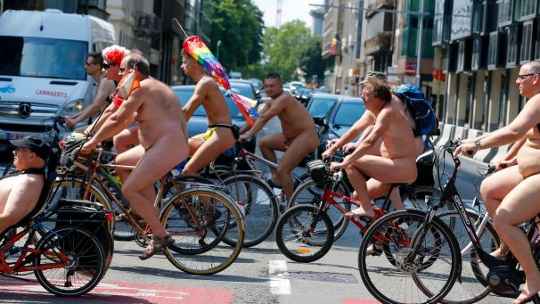 <p>Für die Teilnehmer der Demo ging es nackt durch Belgiens Hauptstadt.</p>