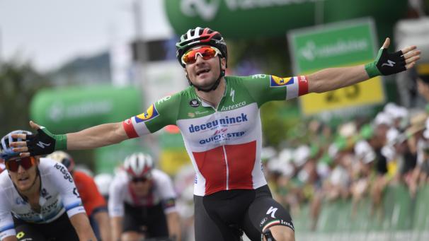 <p>Elia Viviani konnte den Schlusssprint der vierten Etappe für sich entscheiden.</p>