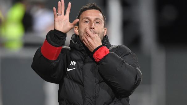 <p>Muss er gehen oder bekommt er einen neuen Chef? Die Personalie von Assistenztrainer Manel Esposito spielt wohl eine Rolle im Werben der AS Eupen um Trainer Benat San José.</p>