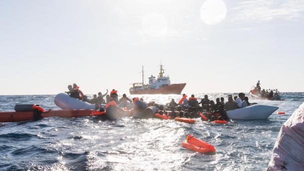 <p>Ertrinkende Menschen im Mittelmeer: krasser Widerspruch zu unseren moralischen Ansprüchen</p>