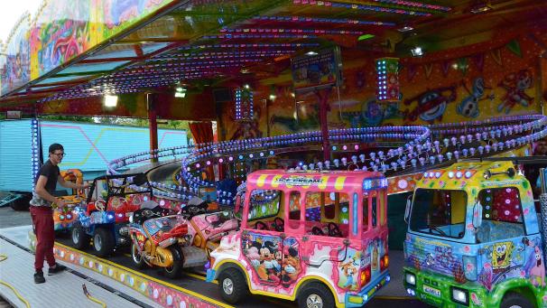 <p>Ab heute Abend drehen die Fahrgeschäfte auf der St.Vither Kirmes.</p>