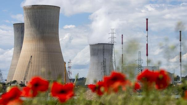 <p>Seit Sonntagmorgen ist der Reaktor Tihange 2 wieder am Netz. Bild: Photo News</p>