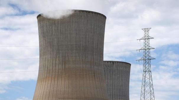 <p>Blick auf den Atomreaktor Tihange bei Huy</p>