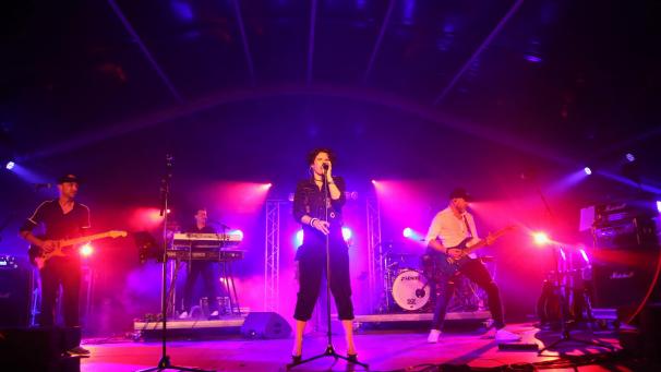 <p>Wallstreet um Frontsängerin Jenny Palm spielte zum Abschluss des Festivals.</p>