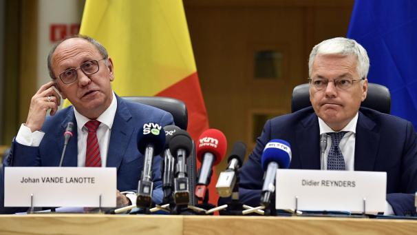 <p>Die föderalen Informatoren Johan Vande Lanotte und Didier Reynders.</p>